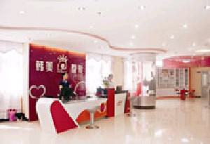 复合隆胸如何实现自然塑形？赣州韩美整形解析技术要点与医生选择