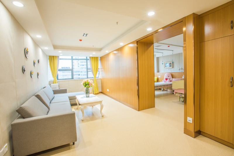 合肥华美整形外科医院玻尿酸填充卧蚕多少钱？专家团队介绍、案例分享、收费价格参考