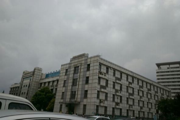 埋线双眼皮术后并发症解析丨淮安市第一人民医院专家详解异常反应与拆线时机