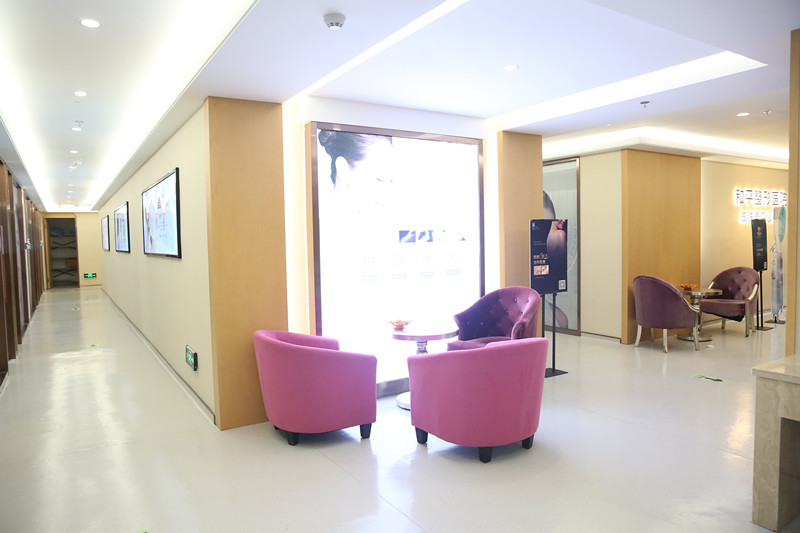 温州和平整形医院鼻孔矫正专家团队介绍：梁赞姜、刘照文等鼻整形医生推荐